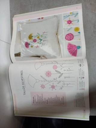 Libro con patrones de bordado muy bonitas