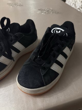 Adidas Campus Negras y Blancas talla 33.5