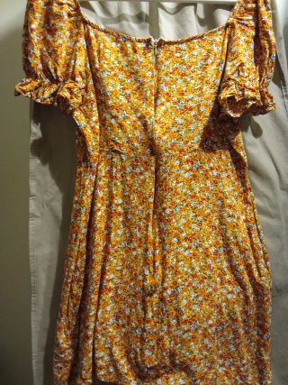 Vestido floral amarillo manga corta