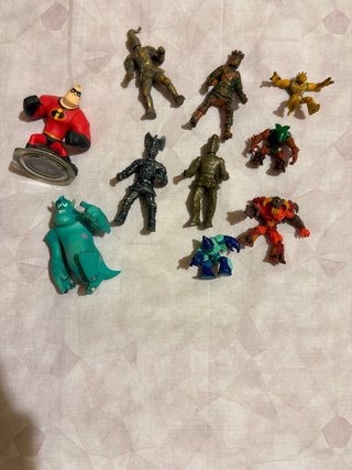 Figuras Gormitis y Disney