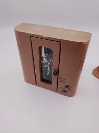 Muebles Antiguos Madera para casita de juguete.