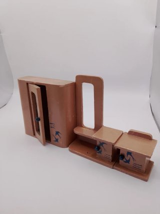 Muebles Antiguos Madera para casita de juguete.