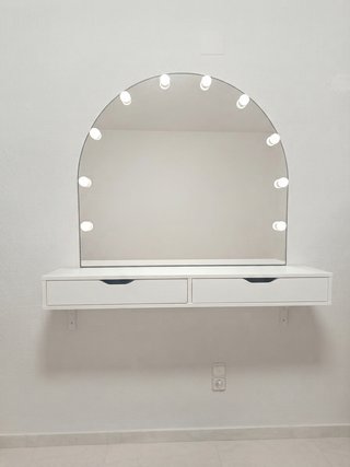 Tocador Flotante IKEA con Espejo y Luces
