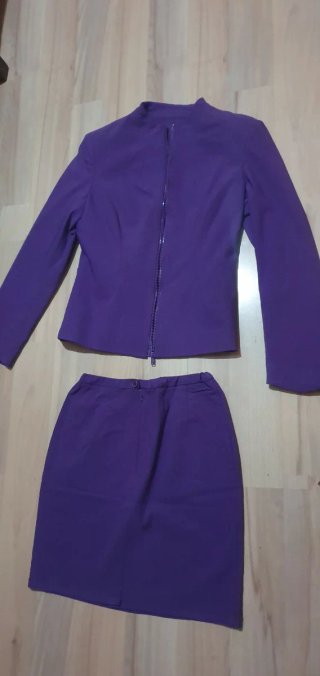 Conjunto Chaqueta y Falda Talla 38/40 Morado