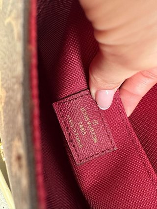 Louis Vuitton Pochette Marrón y Rojo