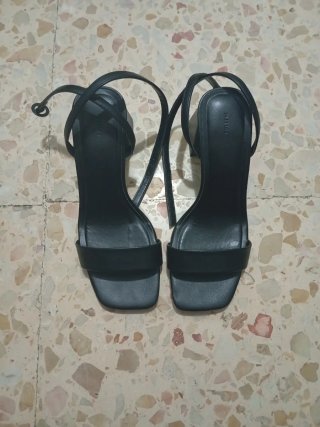 Sandalias tacón negras Lefties