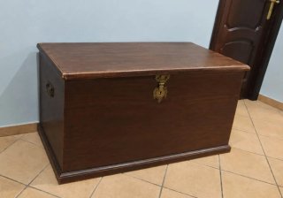 Baúl de madera antiguo