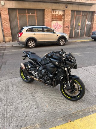 Yamaha MT-10 Negra