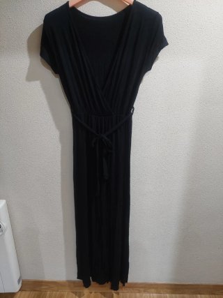 Vestido negro largo cruzado