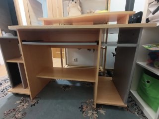 Escritorio madera y plástico