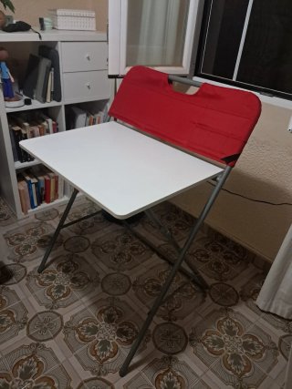 Escritorio plegable y Silla