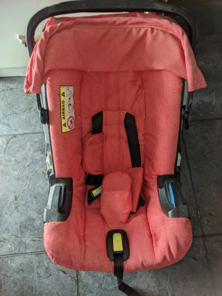 Carro de bebé rosa