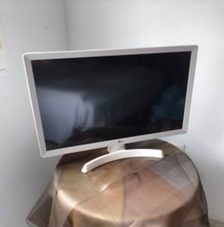 TV LG 24'' HD Smart TV Blanca