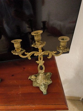 Pareja de Preciosos Candelabros de metal latón