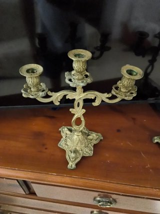 Pareja de Preciosos Candelabros de metal latón