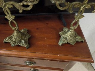 Pareja de Preciosos Candelabros de metal latón