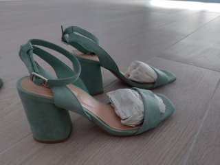 Sandalias verdes tacón