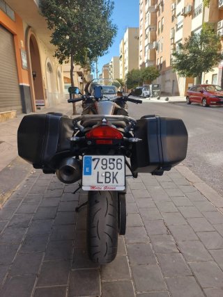 BMW F800GT Negra y Gris