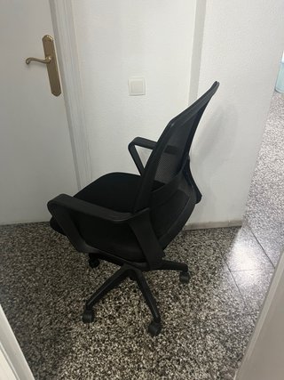 Escritorio cristal y metal con repisa
