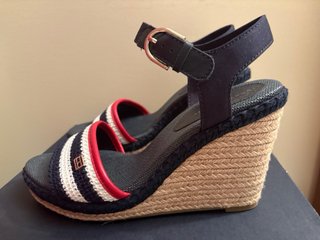Sandalias cuña Tommy Hilfiger T40