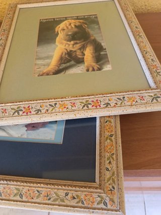 Cajonera de madera con cuadros de regalo