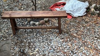 Banco de madera envejecido rústico