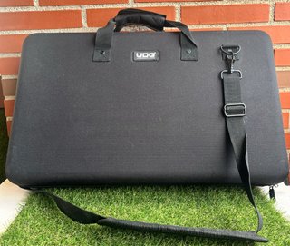 Maletín UDG para Traktor Kontrol S2 MK3