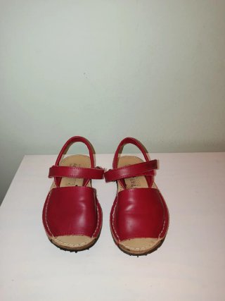 Menorquinas rojas piel