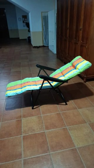 Tumbona de tela multicolor