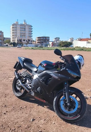 Yamaha YZF R6 2004 Negra