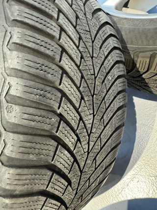 Llantas 17” VAG (4 unidades) con Neumáticos M+S