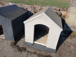 2 Casetas para perros