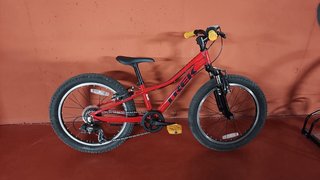 Bicicleta Infantil Trek Roja 20’’
