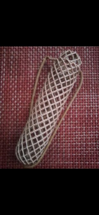 Estuche artesanal rejilla pintalabios