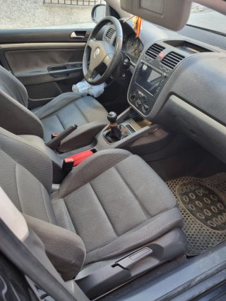 Volkswagen Golf 2004