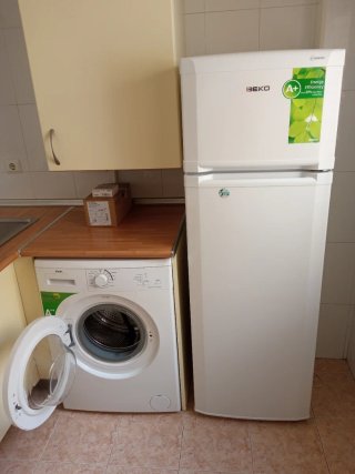 Lote Frigorífico Beko y Lavadora Svab