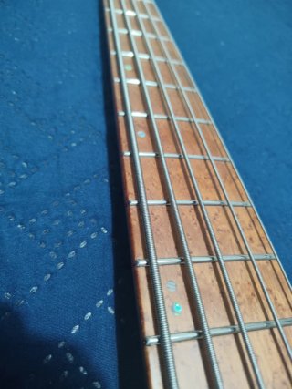 Bajo Eléctrico Ibanez EHB 1005