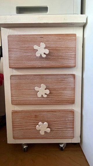 Camas nido, escritorio, estantería y mesita