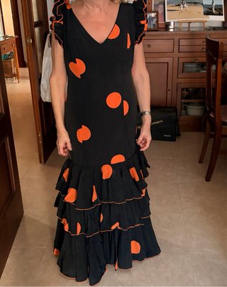 Traje Flamenca Negro con Lunares Naranja