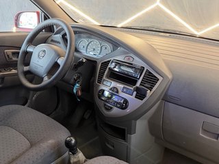 KIA Carens 2004