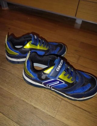 Zapatillas Geox niño azul y dorado