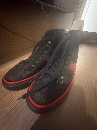Zapatillas Gucci Negras y Rojas