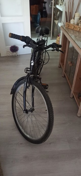 Bicicleta de paseo negra