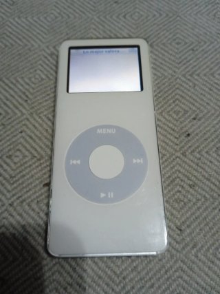 Apple iPod Nano 1ª Gen 4GB Plata funcionando