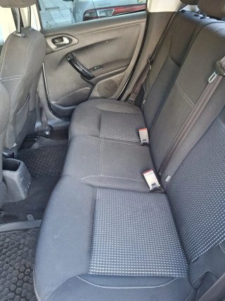 Peugeot 208 2016
