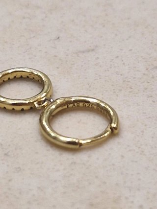 Pendiente aro con circonitas negras.plata de 925