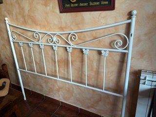Cabezal de cama metálico blanco