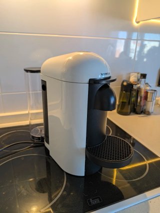 Cafetera Nespresso Vertuo Plus Blanca
