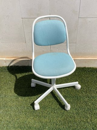 2 Sillas de escritorio infantil azul iguales