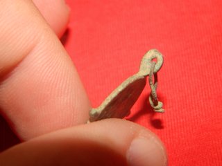 Medalla religiosa Siglo XVII Santo cruz en mano.